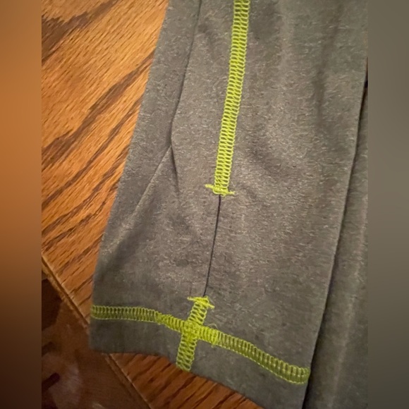 LL Bean 3/4 zip dry wicking hoodie shirt. Boys size 14/16 - Picture 4 of 7